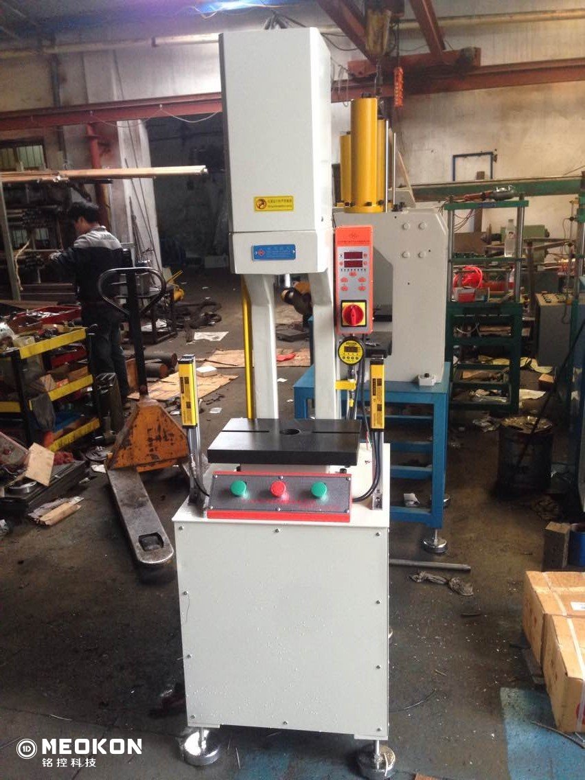 德川液壓機 現(xiàn)場圖片.jpg